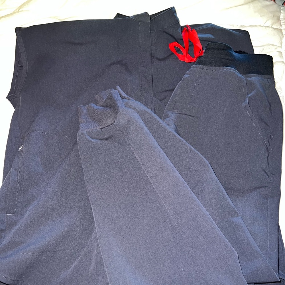 Figs Charcoal scrubs